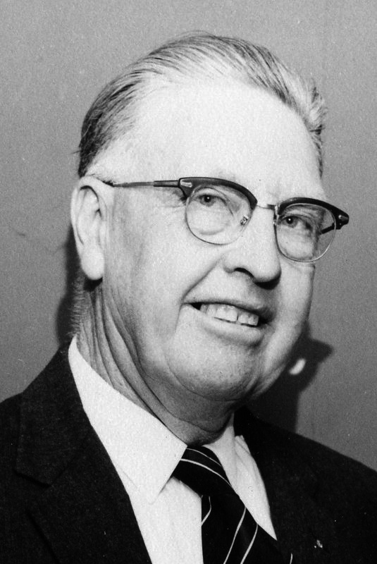 Photo of photos/Horace Lachlan McLennan 1890-1975 portrait